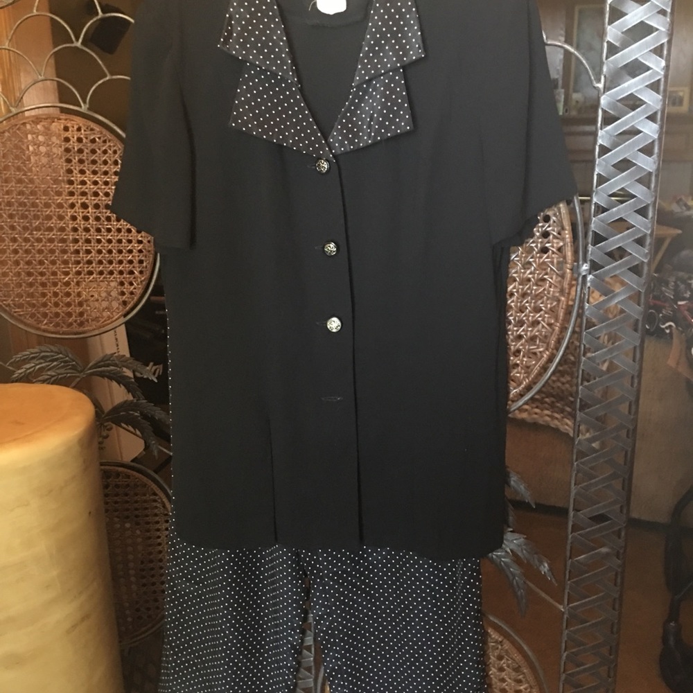 Polka dot pants suit